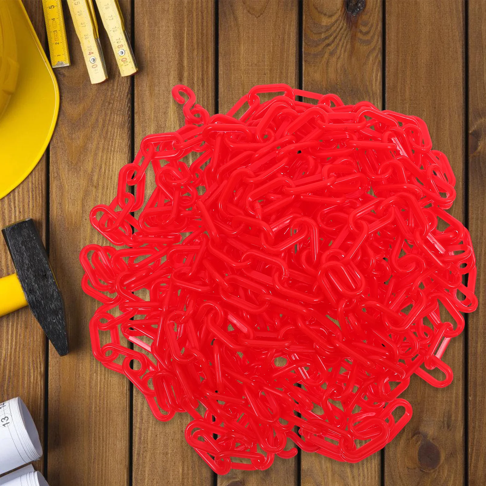 Рисунок 3 - Красная пластиковая защитная цепь