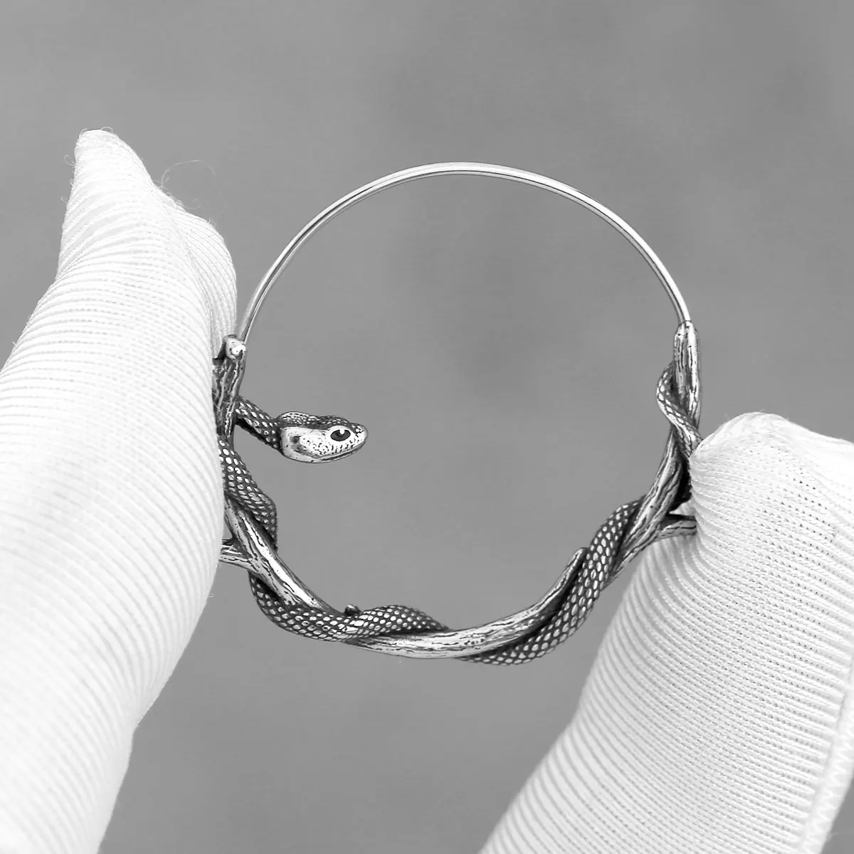 الموضة الاسكندنافية ثعبان صغير لف هوب أقراط Vintage فايكنغ الفولاذ المقاوم للصدأ الرجال والنساء أقراط مجوهرات بالجملة