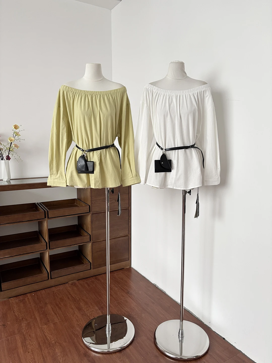 

2026 Summer New Korean Style Casual Loose Feel One Shoulder Long Sleeve Shirt Simple Loose Top Women Commute Style Polyester ...
