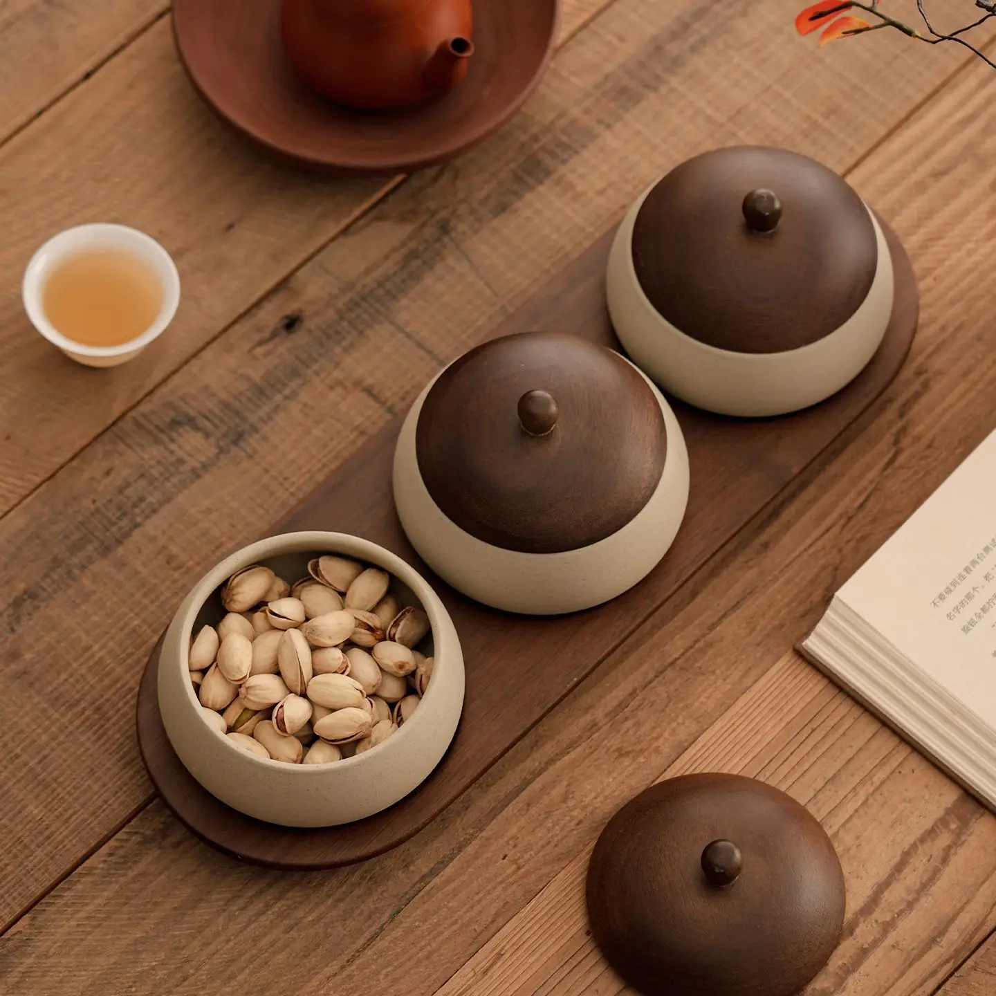 Retro style solid wood fruit plate household high value living room tea room reception snack plate coarse pottery bowl ancient