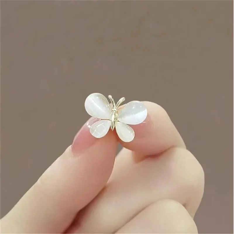 Cute Butterfly Brooch New Woman Opal Brooches Pins Fixed Clothes Accessories Anti-light Buckle Jewelry Corsage