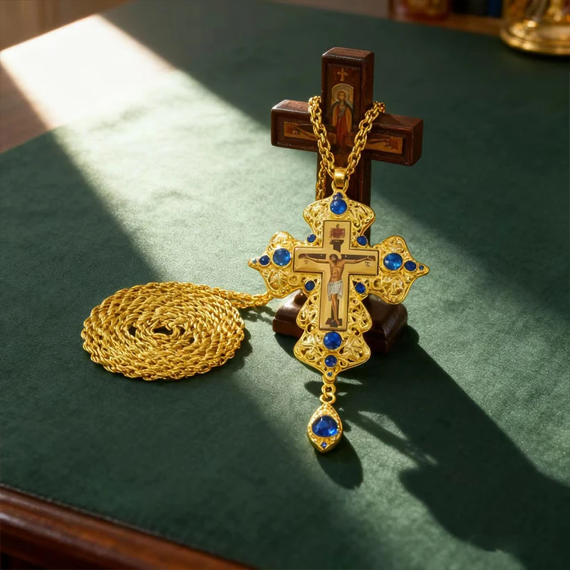 Colar com Cruz Peitoral Ortodoxa Tradicional, Banhado a Ouro com Cristal Azul e Crucifixo, Joia Litúrgica Premium para Adoração