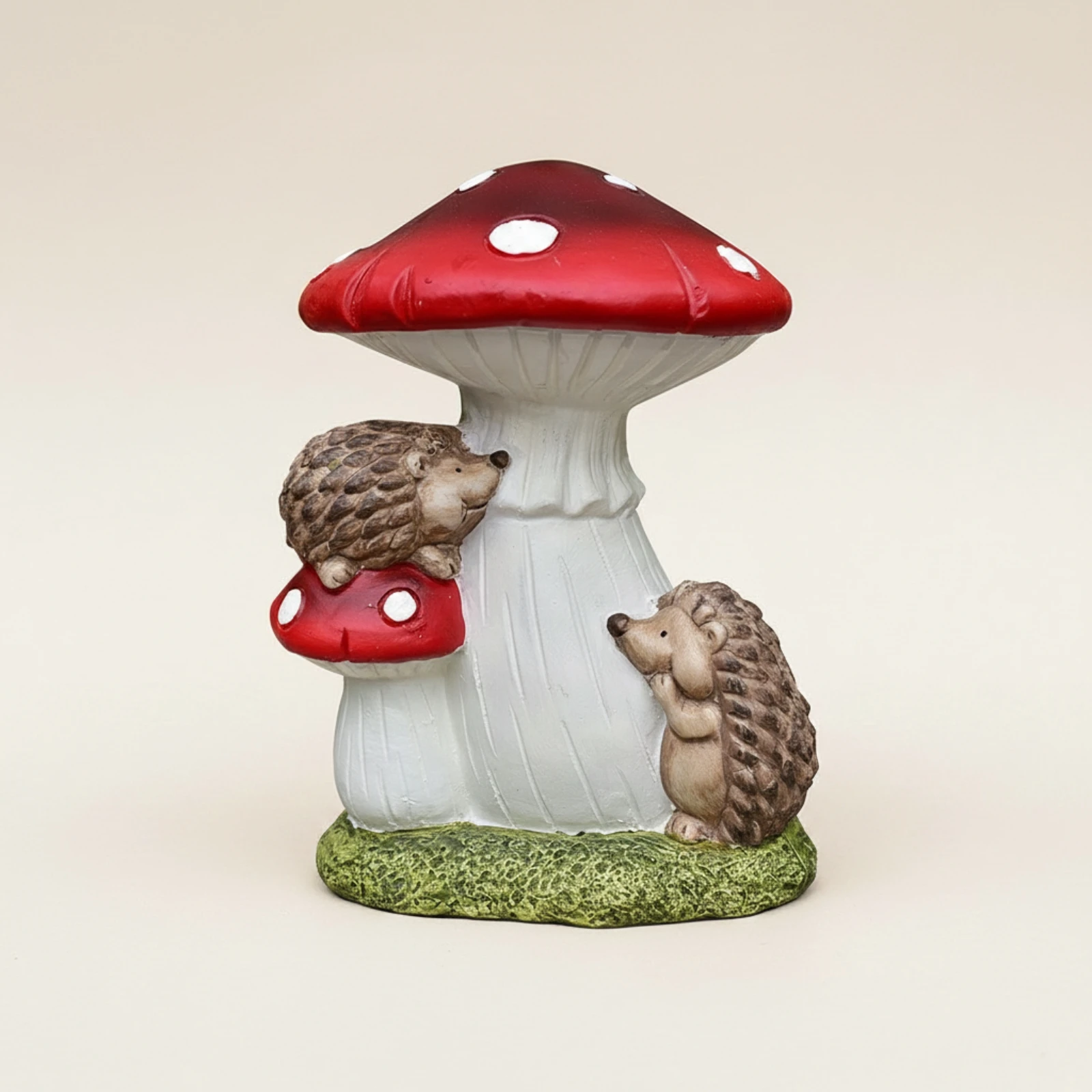 Fungus Statue with Hedgehogs Fairy Fungus Hedgehog Figurine Toadstool Ornament Indoor Textured for Gardeners, Patio, Balcony