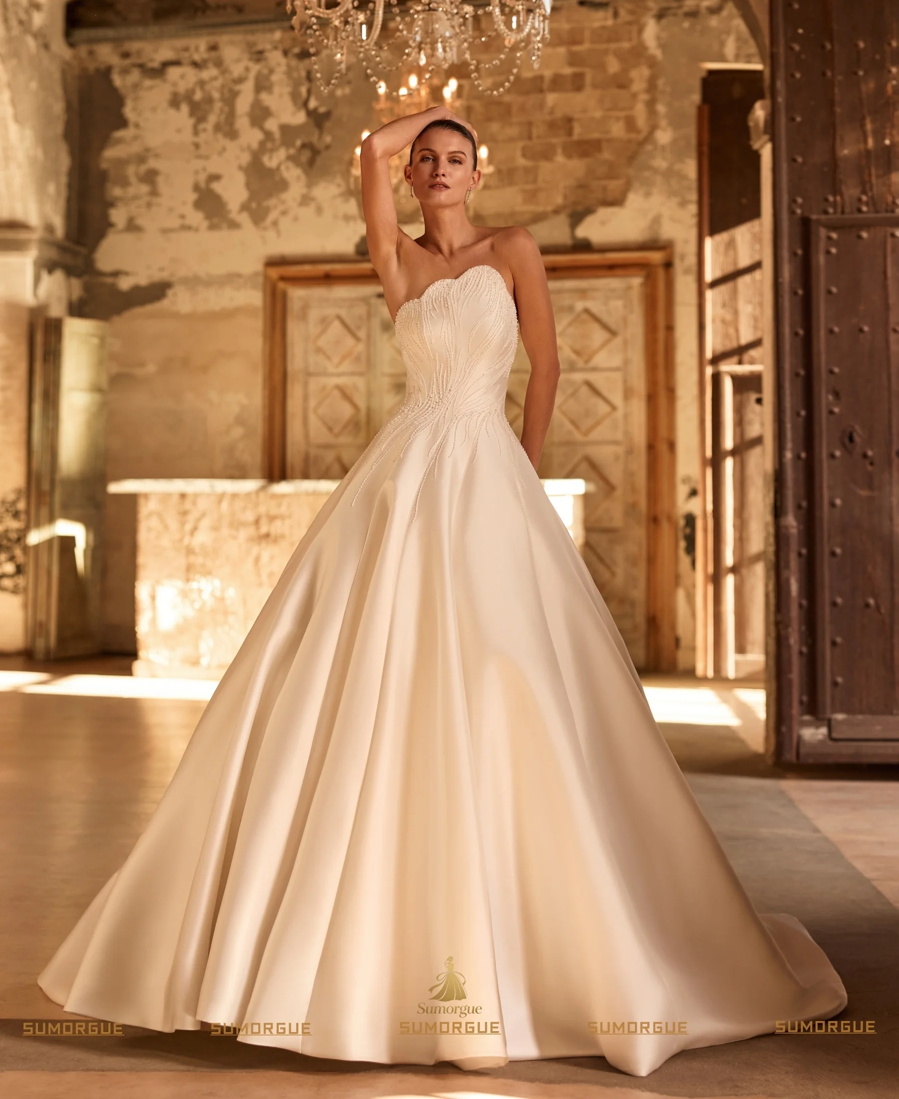 Luxury Strapless Satin A Line Wedding Dress Beaded Bridal Gown With Pockets Sparkly Lace HIgh-end Customized Vestidos de novia