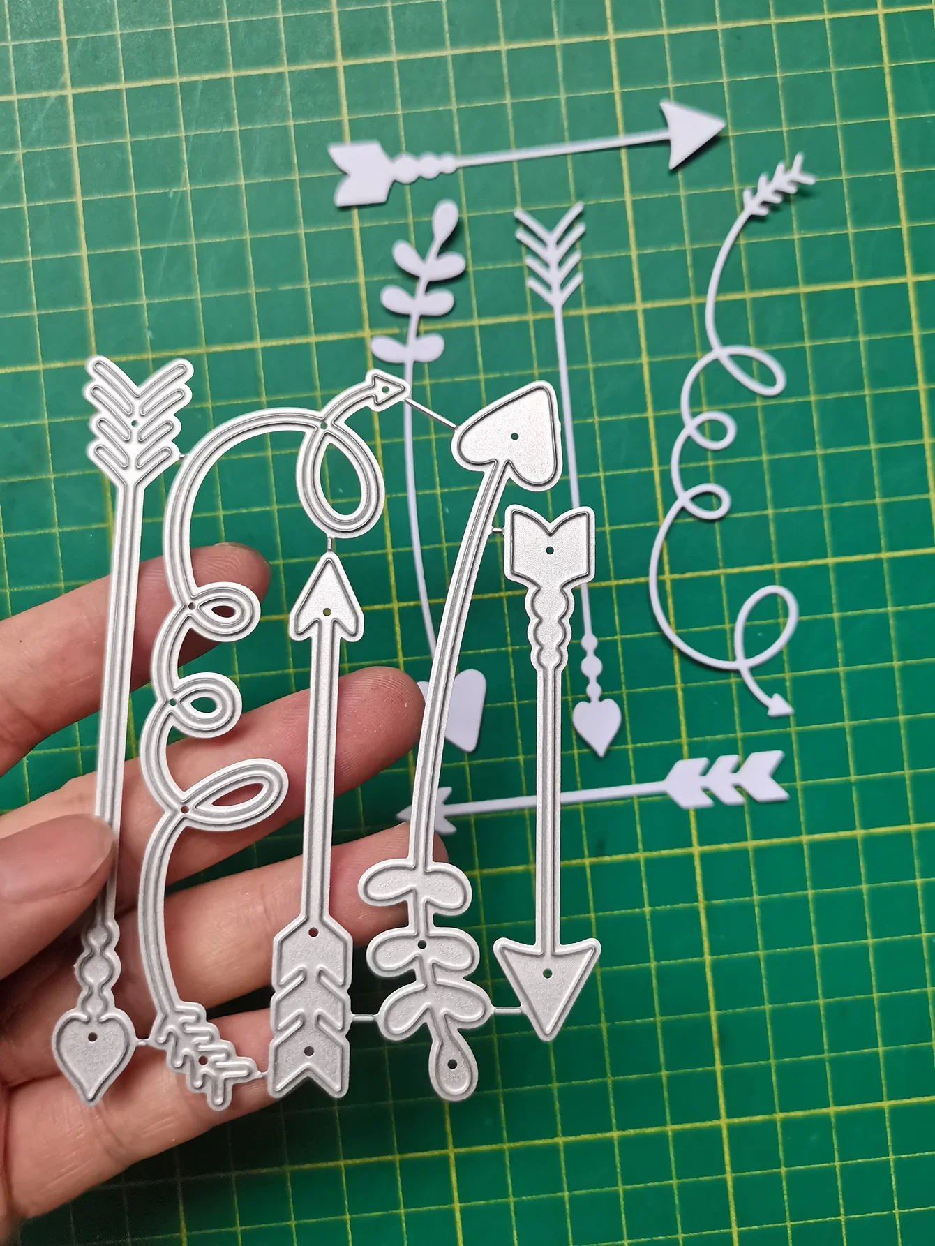 Heart Arrow Frame Metal Cutting Dies New 2024 Stencils Die Cut for DIY Scrapbooking Album Paper Card Embossing Decorations