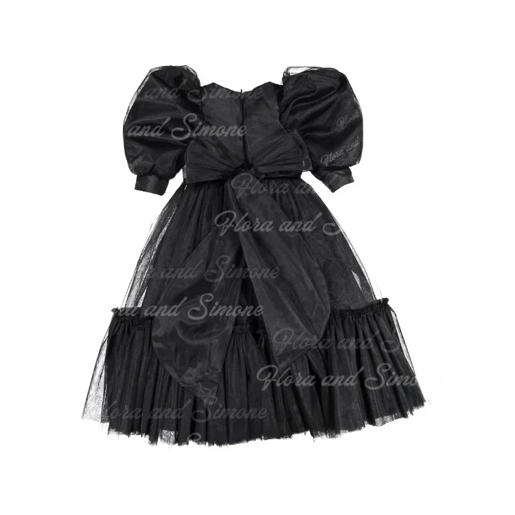 Elegante satijnen bloemenmeisjesjurk met bubbelmouwen voor bruiloft Ronde hals Pluizige kinderverjaardag Eerste communiejurk op maat