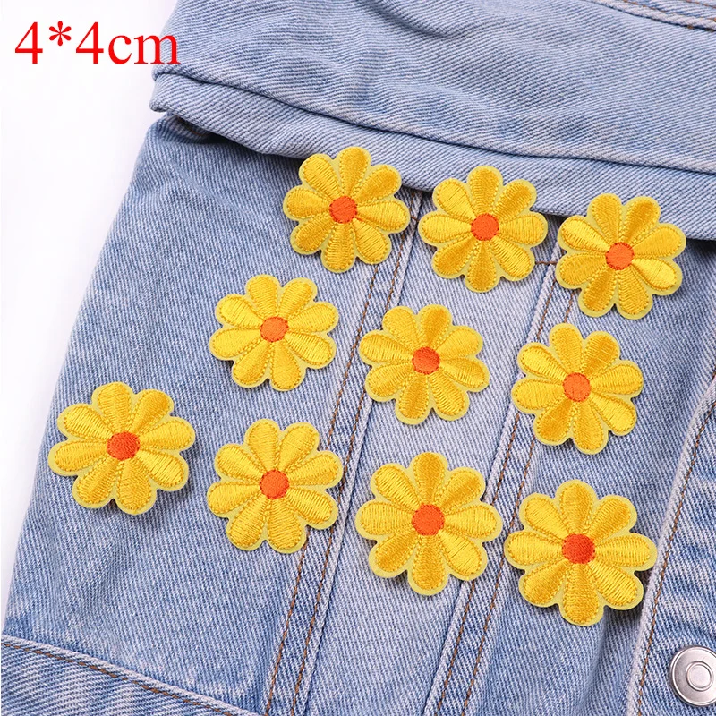 10PCS/lots Embroidery Patch Daisy Sunflower Flowers Patch Iron On Patches For Clothing Jeans Shose Bags Clothes Sew Applique DIY