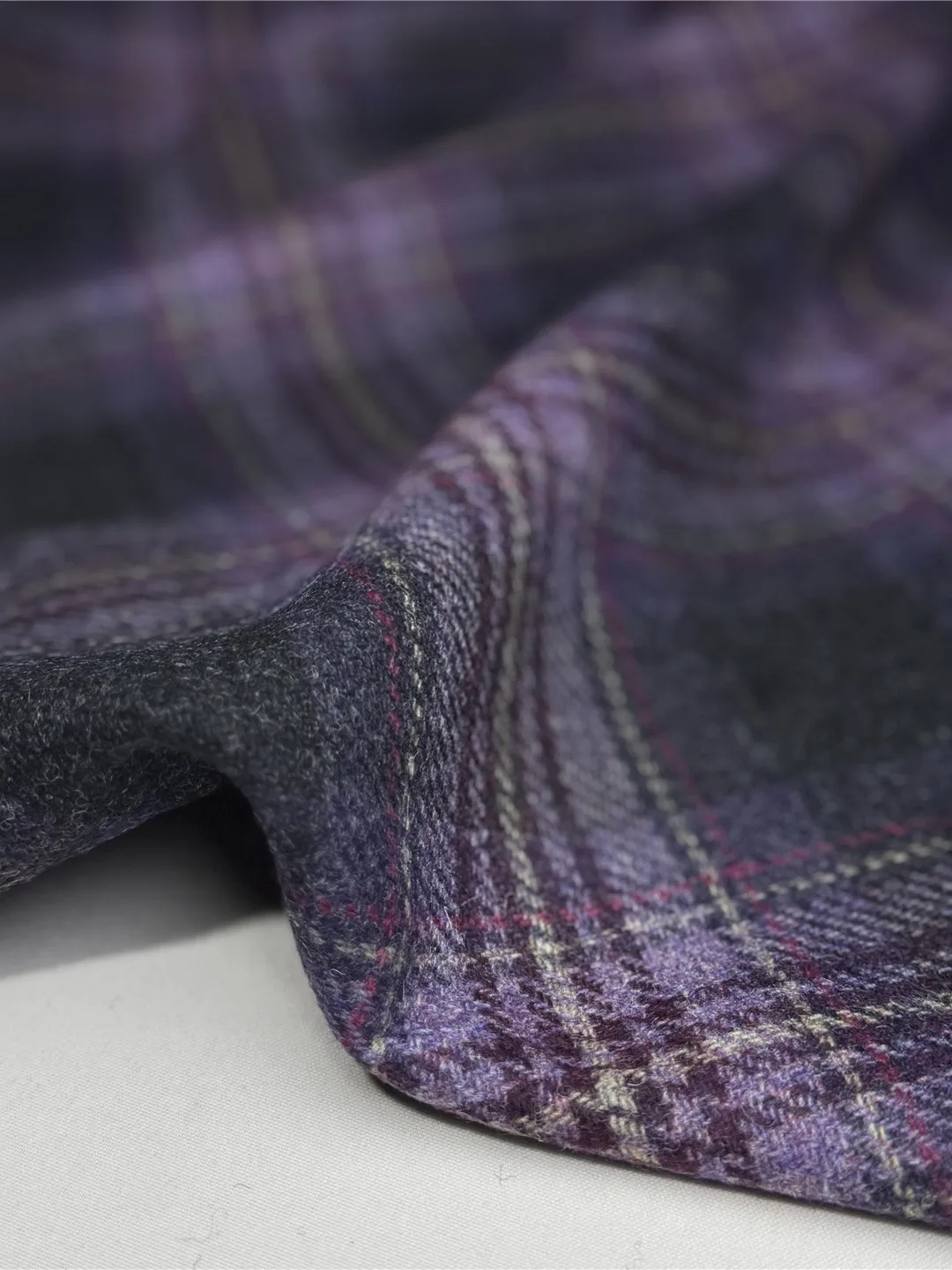 

Handmade Woolen Fabric Harris Tweed Sle Wel Cheered Coarse Yarn Suiting Material Geometric Pattern for Clothing And DIY