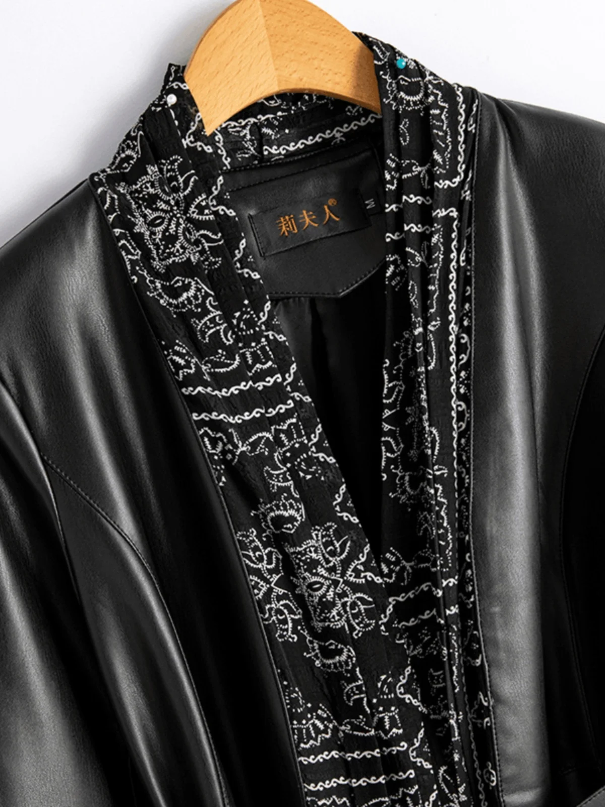 Cappotto in Pelle Haining da Donna Primavera Autunno 2025, Lungo, con Cintura in Vita, Snellente, Elegante per il Pendolarismo