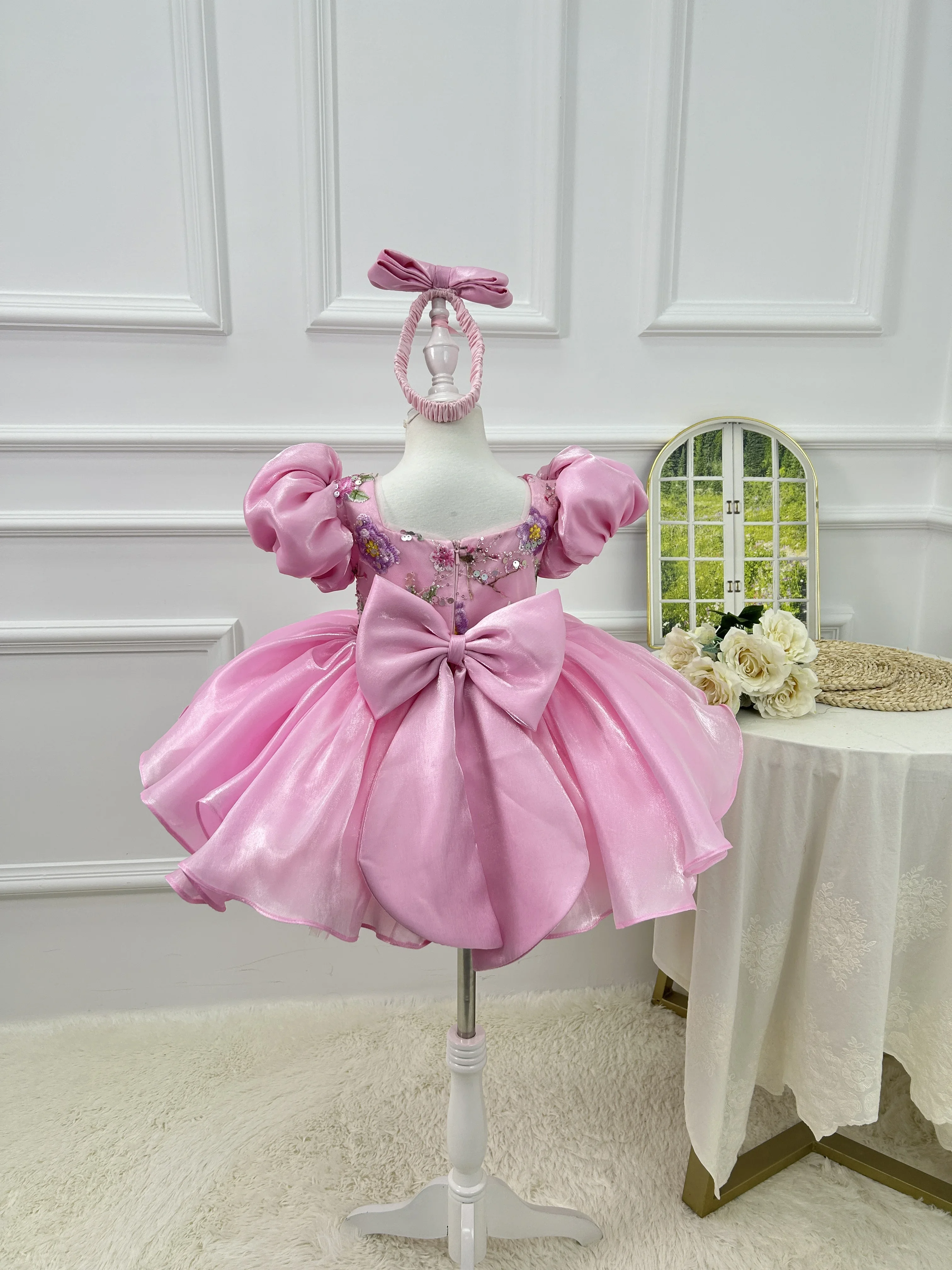 Custom Flower Girl Dress First Christmas Wedding Party Gown Ruffled Cap Sleeve Floral Embroidered Princess Pageant Dress for