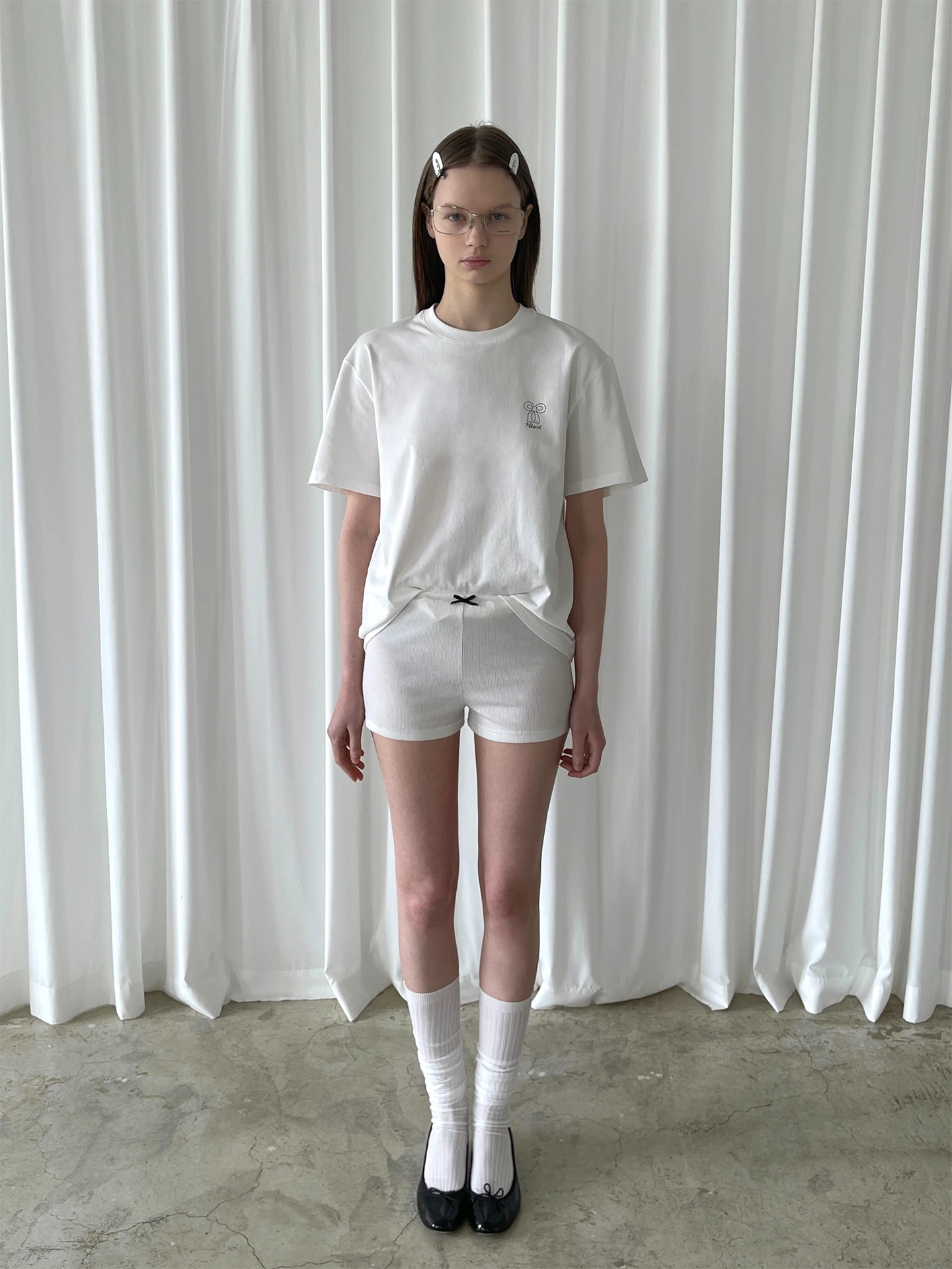 

White round Neck Logo Print Short Sleeve T-Shirt Casual Loose Fit Cotton Women's Fashion Spring Season Regular Length