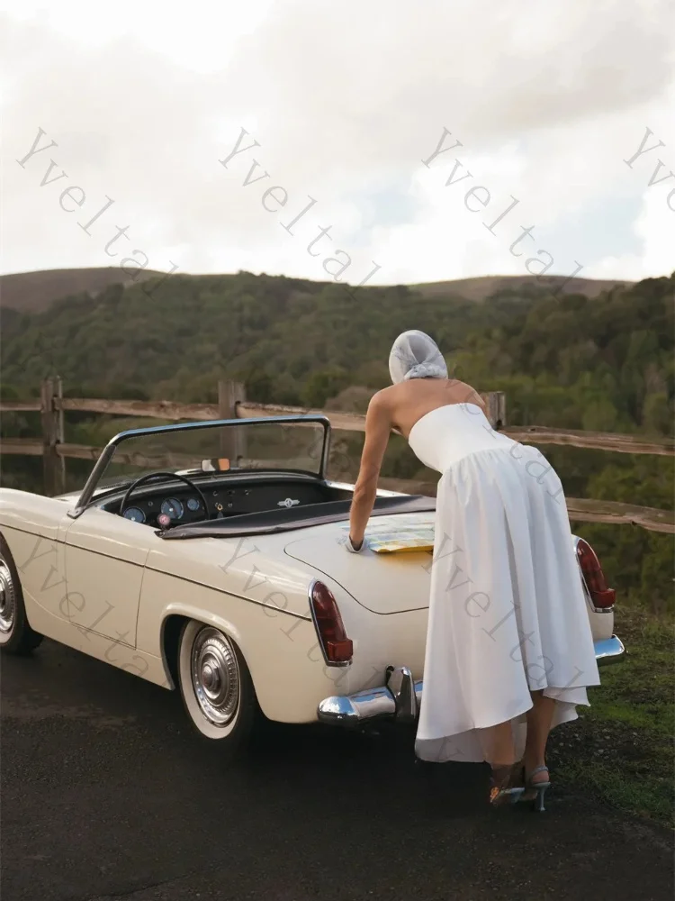 Customized Temperament Exquisite Luxury Satin A-Line Wedding Dresses Strapless Sleeveless Open Back Charming Bridal Gown