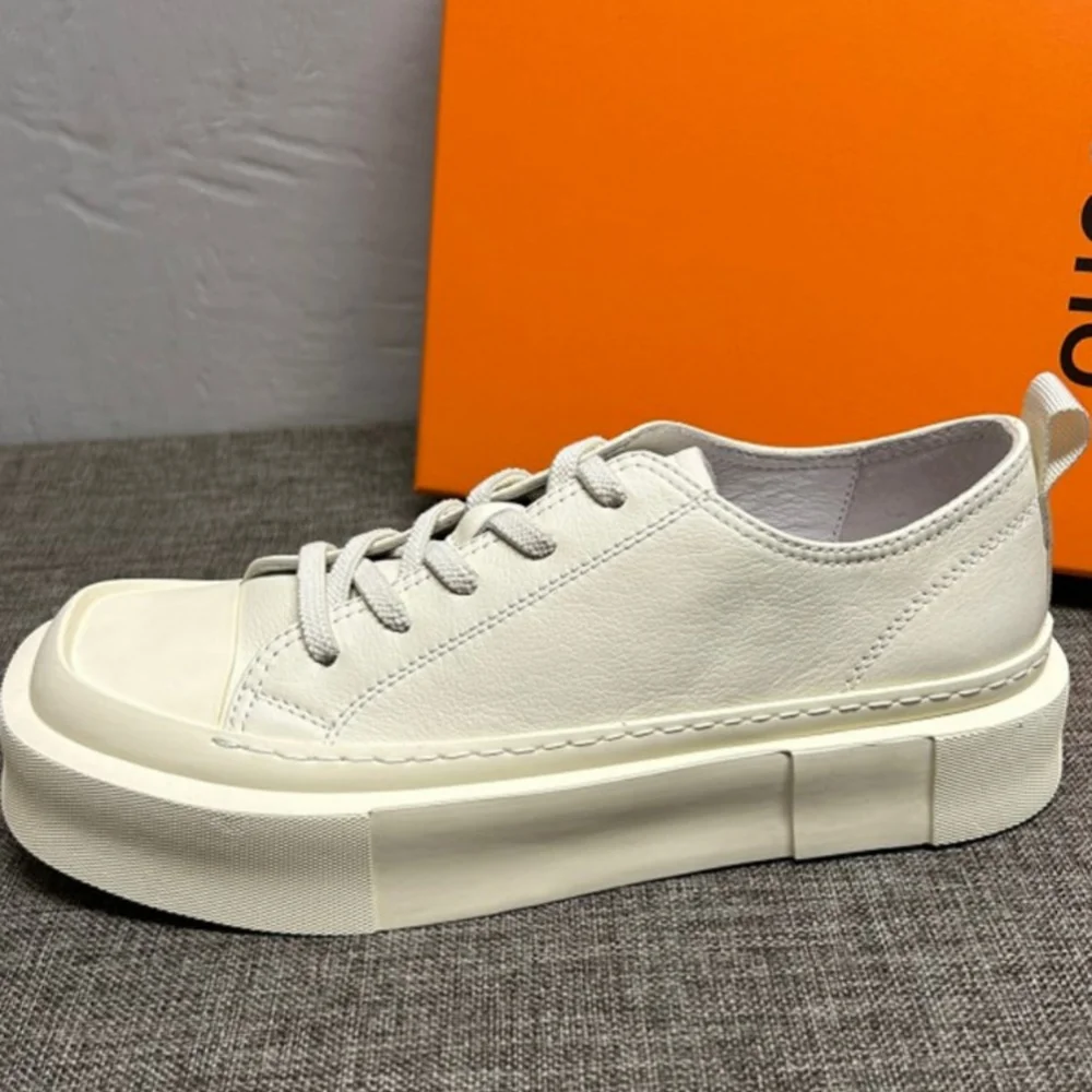 Leather white sneakers for men, thick sole, lightweight, breathable, casual shoes, men's low-top oxford shoes, men's shoes