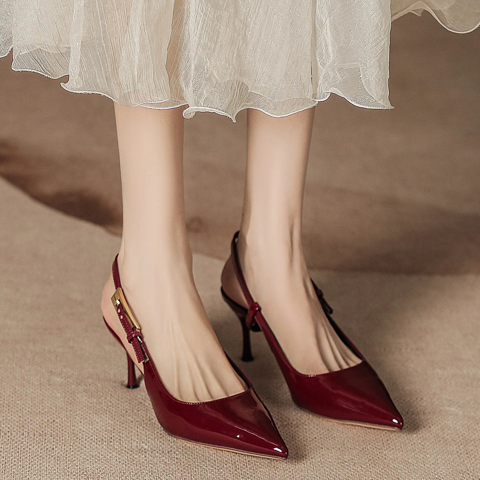 2026 New Women's Solid Color Versatile Stiletto Sandals Summer Pointed Toe Elegant One-line Buckle Sandals Sandalias De Tacón