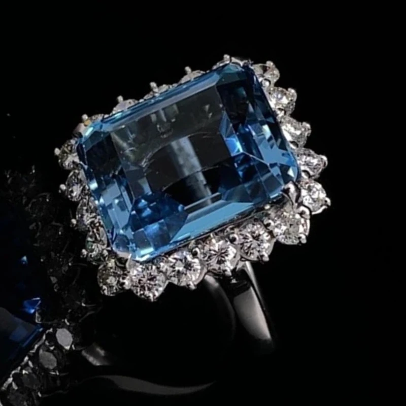 Attend The Banquet with Fashionable and Personalized Design, Ring Temperament, Luxurious and Translucent Zircon Accessories