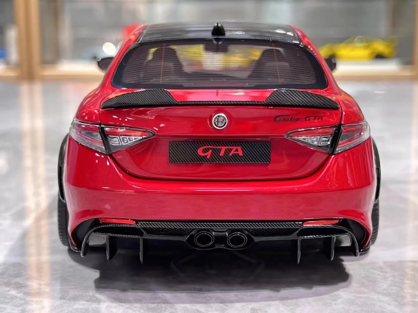 Модель автомобиля MH 1:18 для Alfa Romeo Giulia GTA, литой под давлением, детские игрушки, подарки на день рождения для мальчиков, хобби, демонстрационные украшения, имитация красного цвета