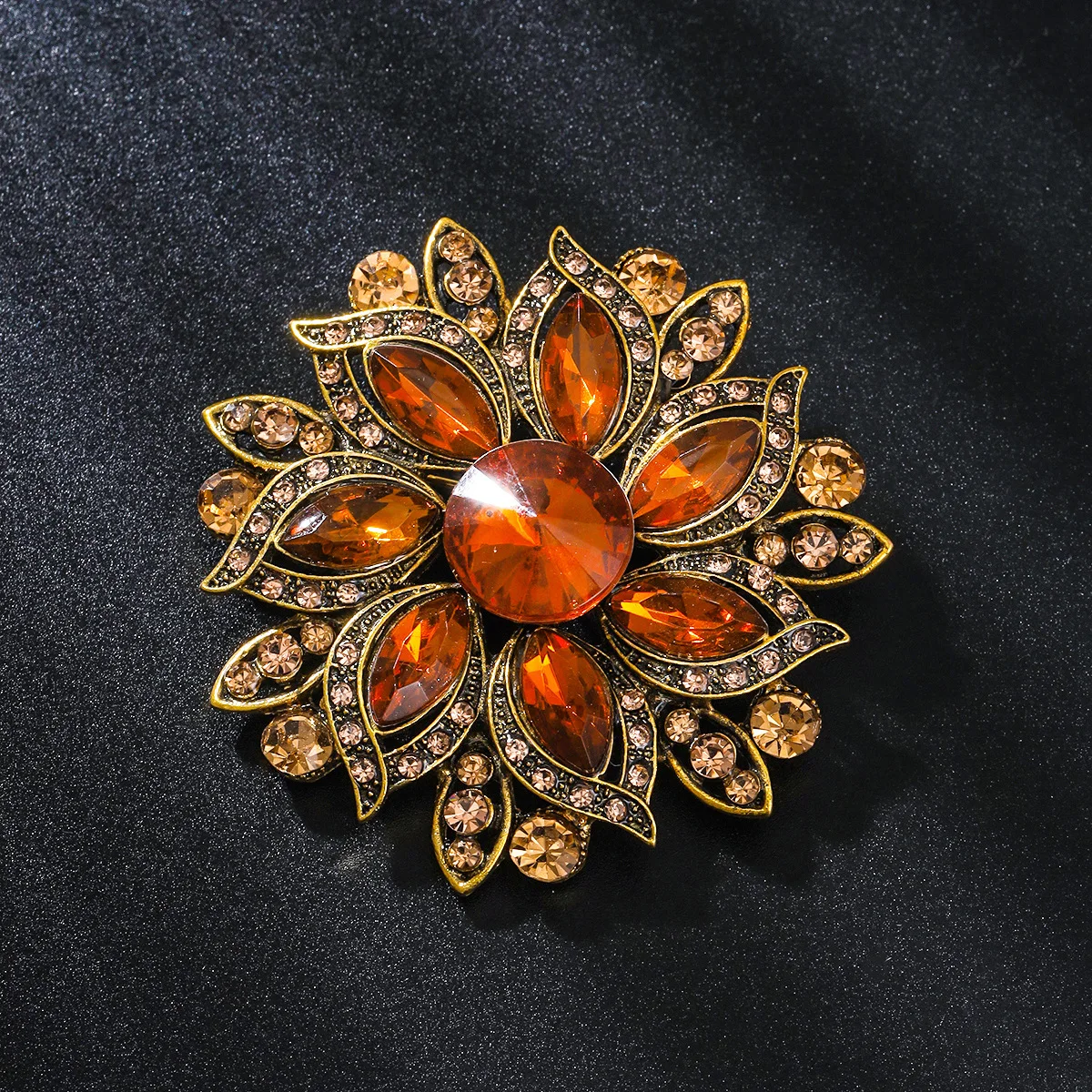 Anmutige Luxus-Kristall-Broschen mit runden Blüten für Damen, trendige Zirkon-Anstecknadeln, Schmuck für Party, Büro, Anzug, Dekoration, Festivalgeschenk – Detail 24