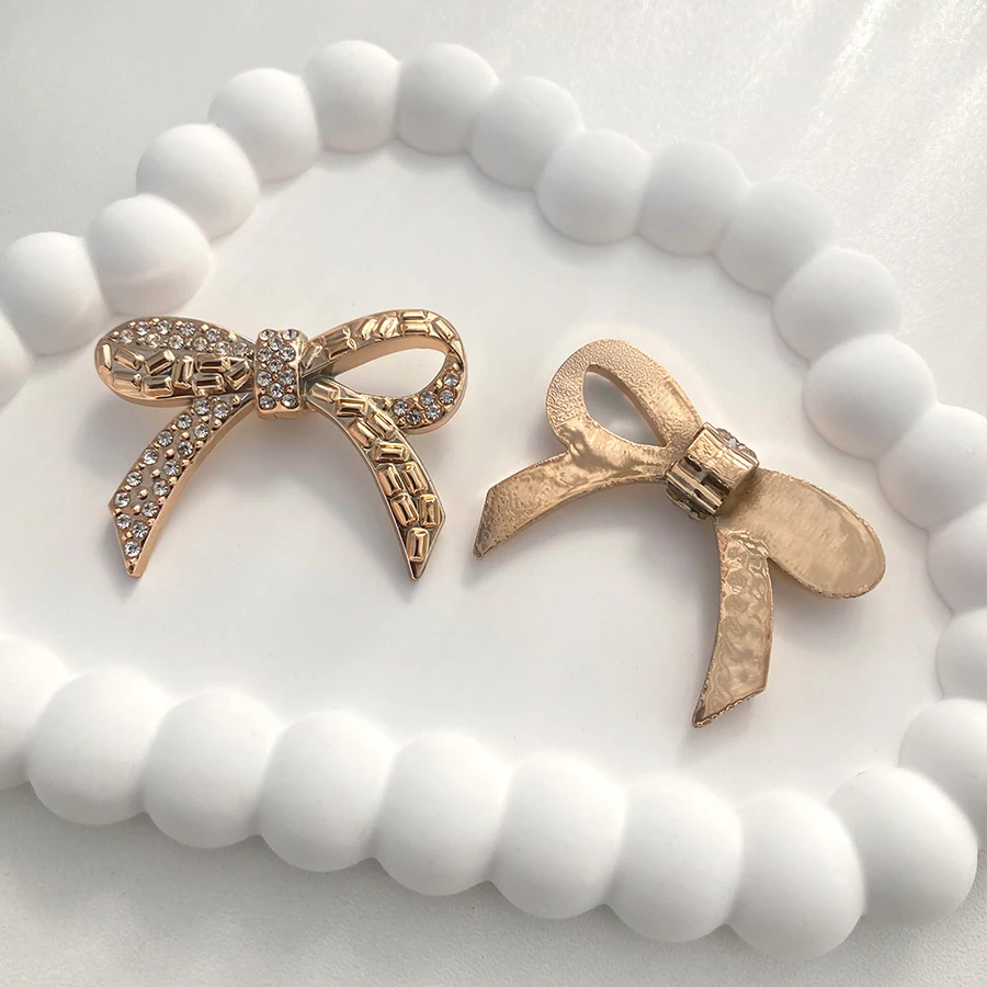 6pcs Cute Golden Bear Bowtie Fashion Heart Shoe Decoration Charms With White Shoelace Suitable For CROCS Clogs image 5