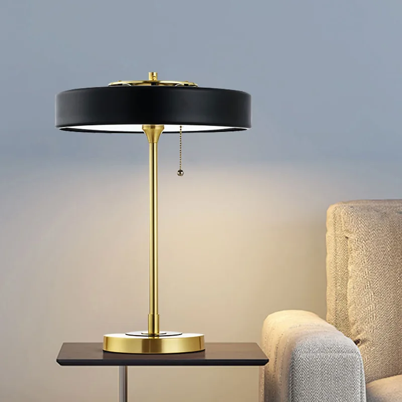 

Postmodern Designer Metal Office Desk Lamp Minimalist Model Room Homestay Hotel Tea Room Decoration Creative Desk Lamp