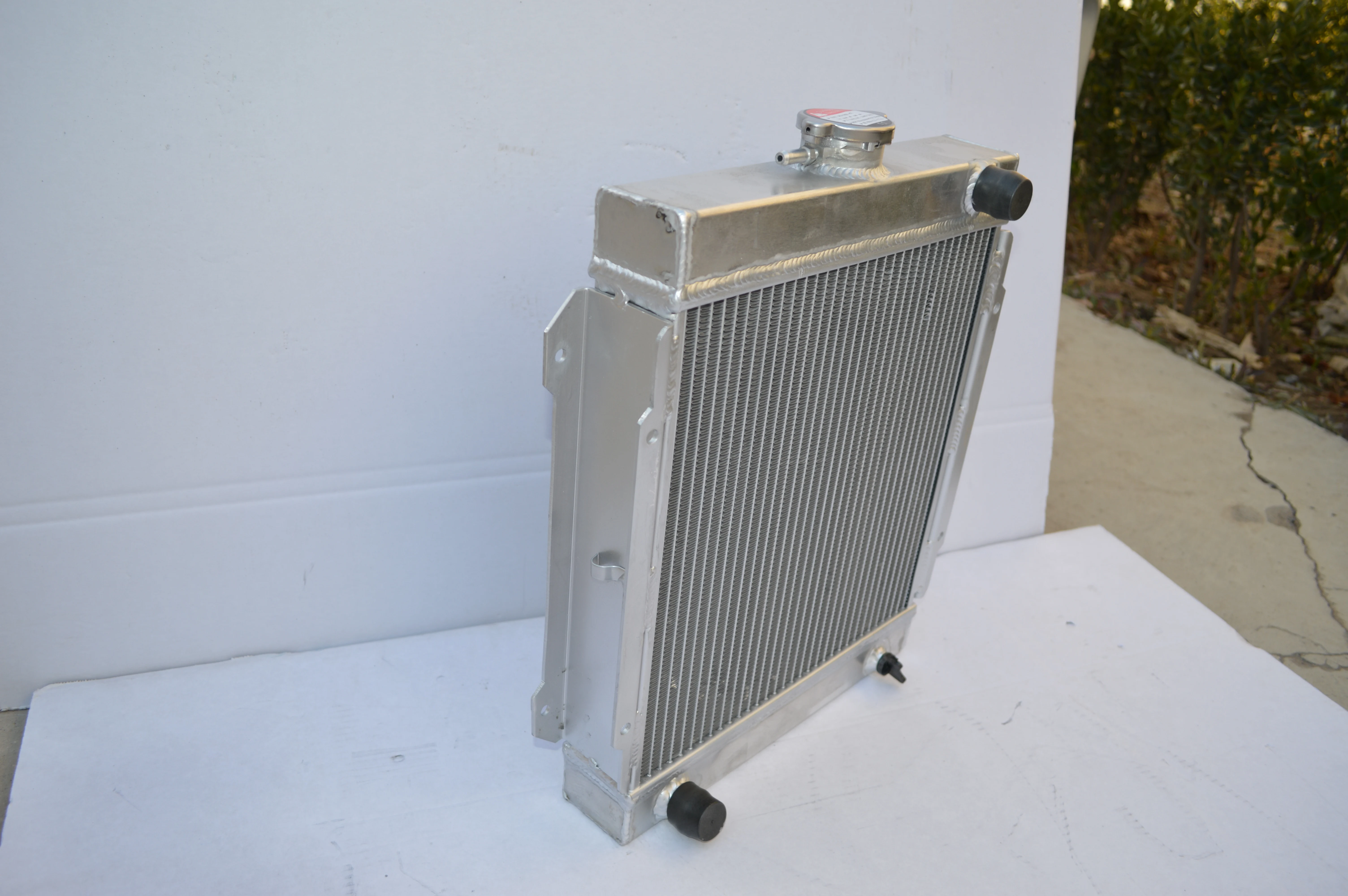 3 Row Aluminum Radiator For 1970-1976 Nissan Datsun B110 1200 120Y B210 1.2L A12 I4 MT