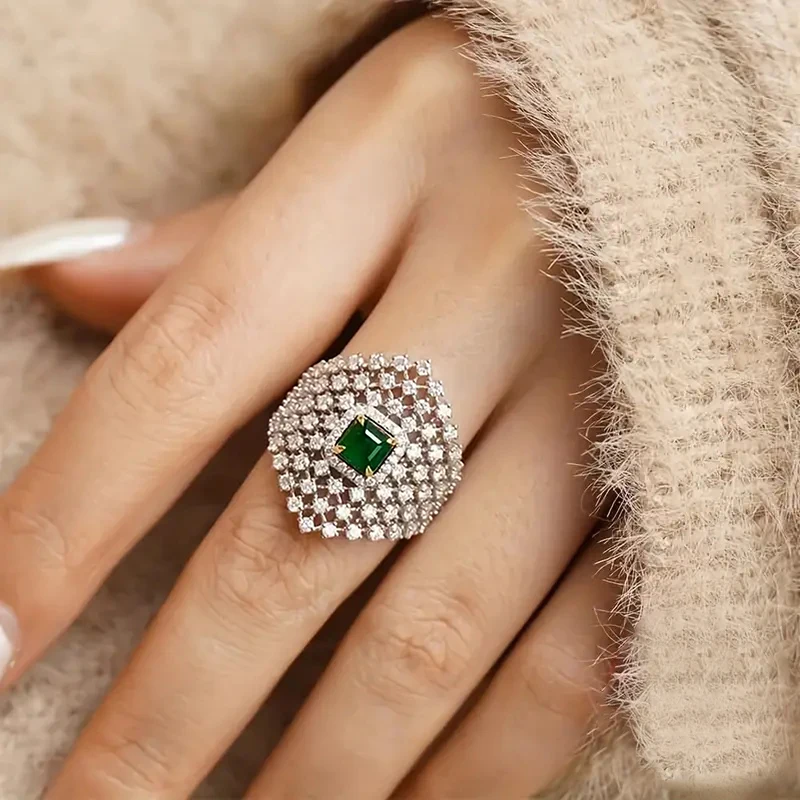 Huitan Funkelnder Damenring mit grünem CZ-Stein, hohles Design, modisch, für Hochzeit, elegante Dame, Jahrestag, Accessoires, Schmuck, Geschenk – Detail 3