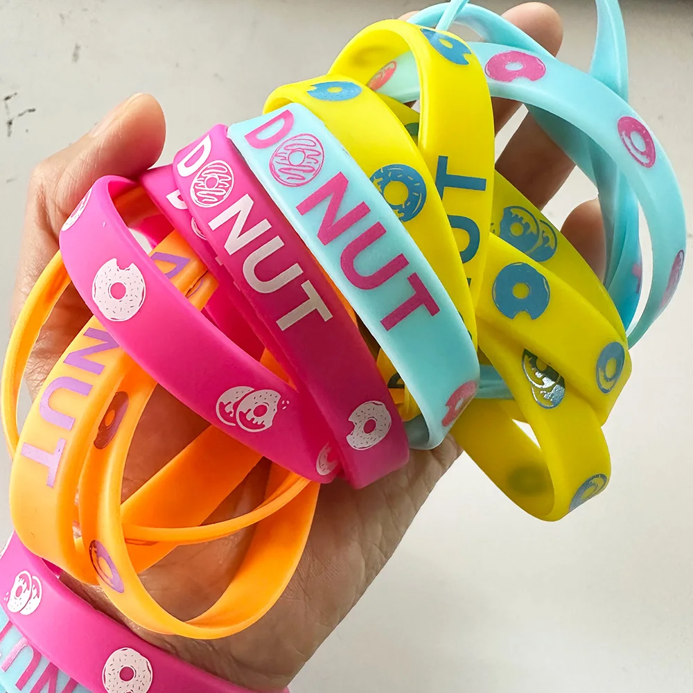 Donut Party Favors for Girls Donut Keychain Silicone Wristband  Sweet Donut Birthday Party Supplies for Boys Girls Party Gift