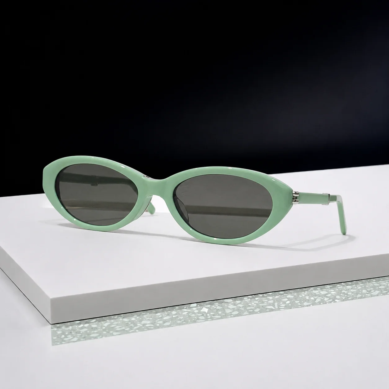 Zest Retro Oval Cat Eye Sunglasses Women Y2K Luxury Designer Narrow Frame UV400 Shades Foldable Portable Sun Glasses for Travel