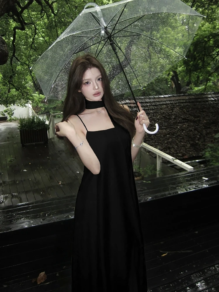 RORIRI Desire ผ้าพันคอสีดําคอ Camisole ผู้หญิงวินเทจซาตินหลวม A-Line Draped ชุดยาวฤดูร้อนวันหยุดเสื้อผ้า