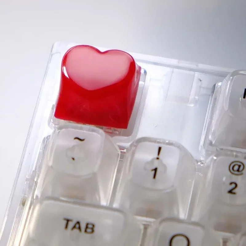 Red Laser Heart-shaped Keycaps 3D Transparent Creative Handmade Customized Keycap for MX Cross Switch Mechanical Keyboard Gifts