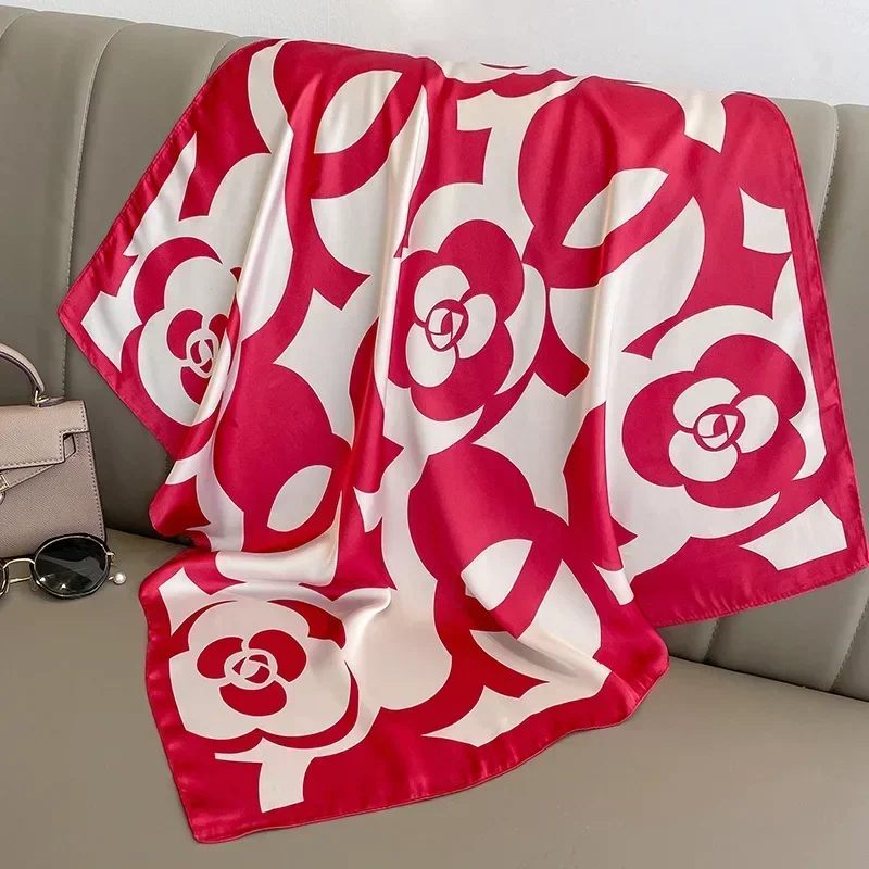 Lenço sedoso de luxo para mulheres, bandana pequena, envoltório macio com impressão ao ar livre, xale, hijab para senhora, novo, primavera e verão,