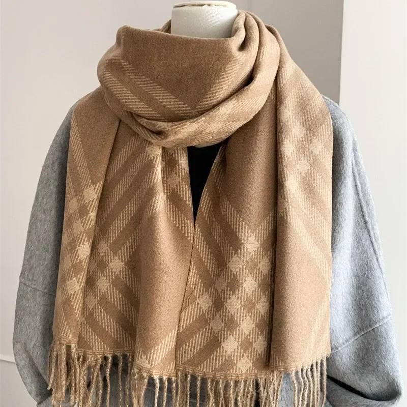 Sciarpa scozzese di lusso con nappe, involucro acrilico addensato per le giornate fredde, leggera ed elegante, essenziale per i viaggi e tutti i giorni