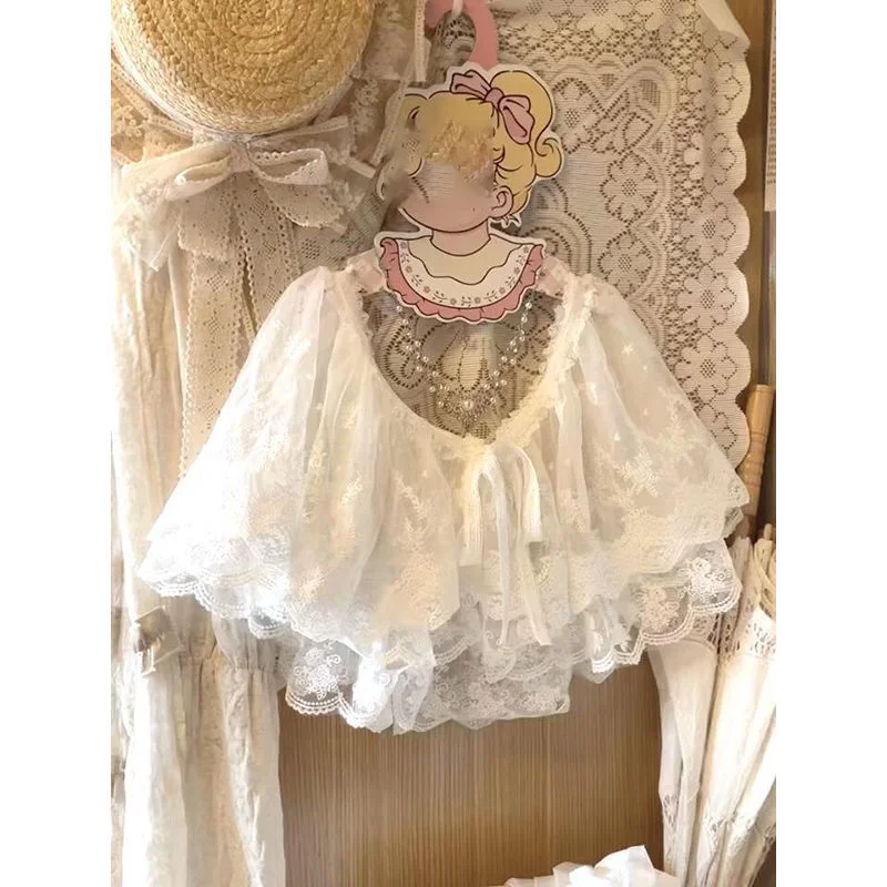 Lolita white lace shawl with lace trim, doll-like sweet collar, Japanese style double-layered embroidered layering essential.
