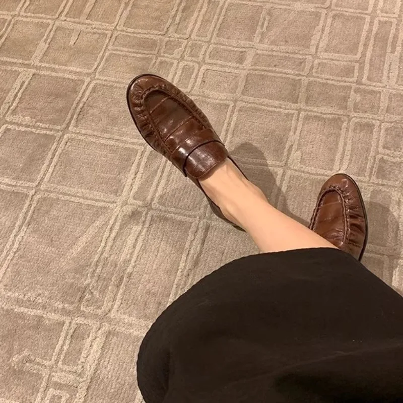 Luxury Women's Shoes New Handmade Genuine Leather Loafers for Woman Exquisite Britain Casual Shoes Designer Shoes Zapatos Mujer view 6