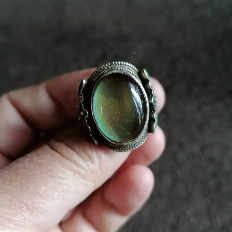 Antique Vintage Retro Silver - , Adjustable Ring With Color-Changing Gemstone