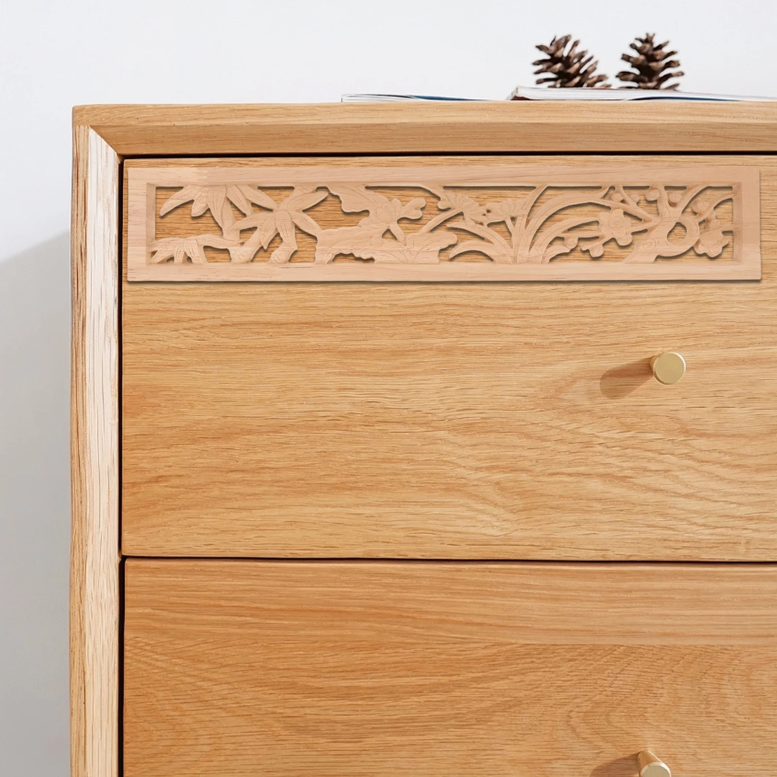 

Solid Wood Bedside Cabinet Hand Carved Wood Onlay Appliques Traditional Nightstand Vintage Furniture Decorative Accents