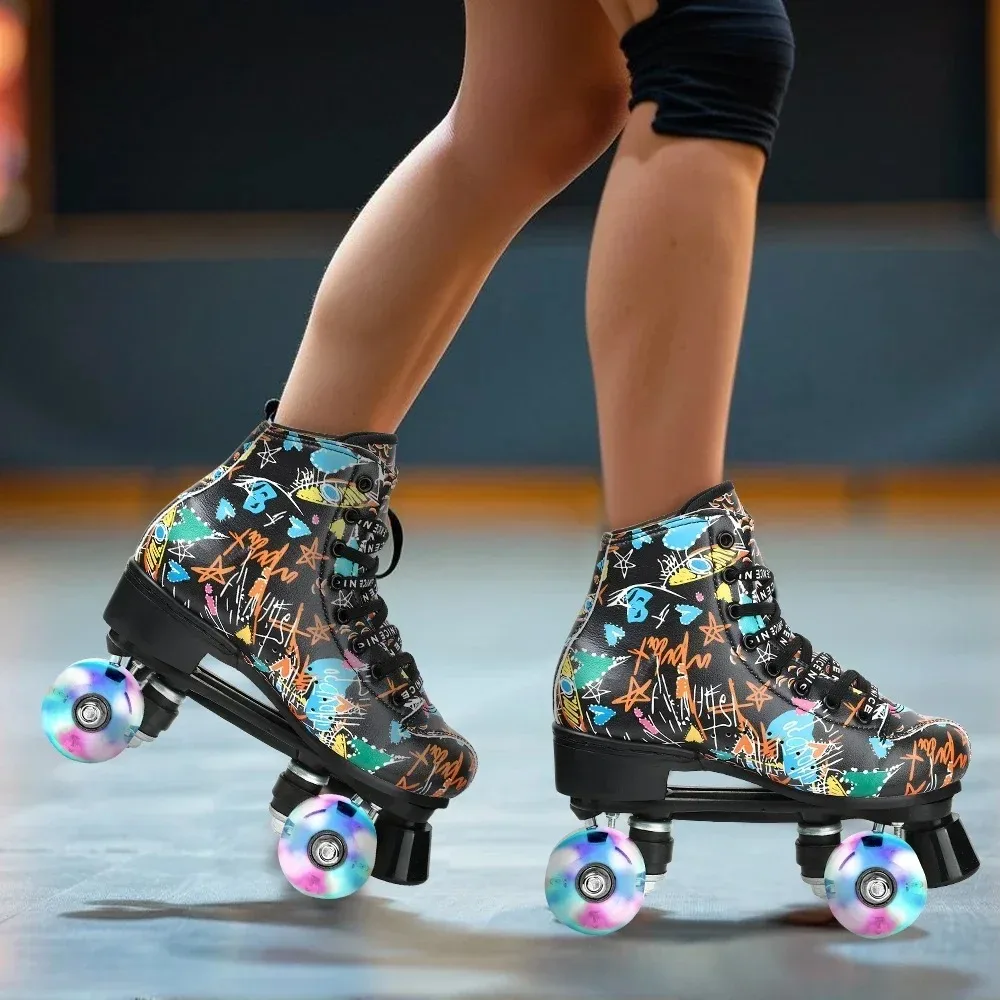 أحذية تزلج دوارة وامضة للبنين والبنات صف مزدوج 4 عجلات زلاجات للكبار أحذية رياضية خارجية للتزلج والتدريب رباعية الأحذية الرياضية