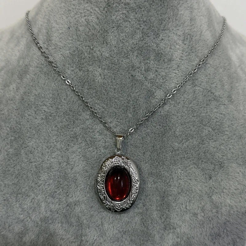 Blut-Oval-Kameo-Halskette, Gothic-Schmuck, Hexen-Accessoires, Pagan, Vintage, Geschnitzte Fotobox, Viktorianisch, Handgefertigt, Choker für Frauen