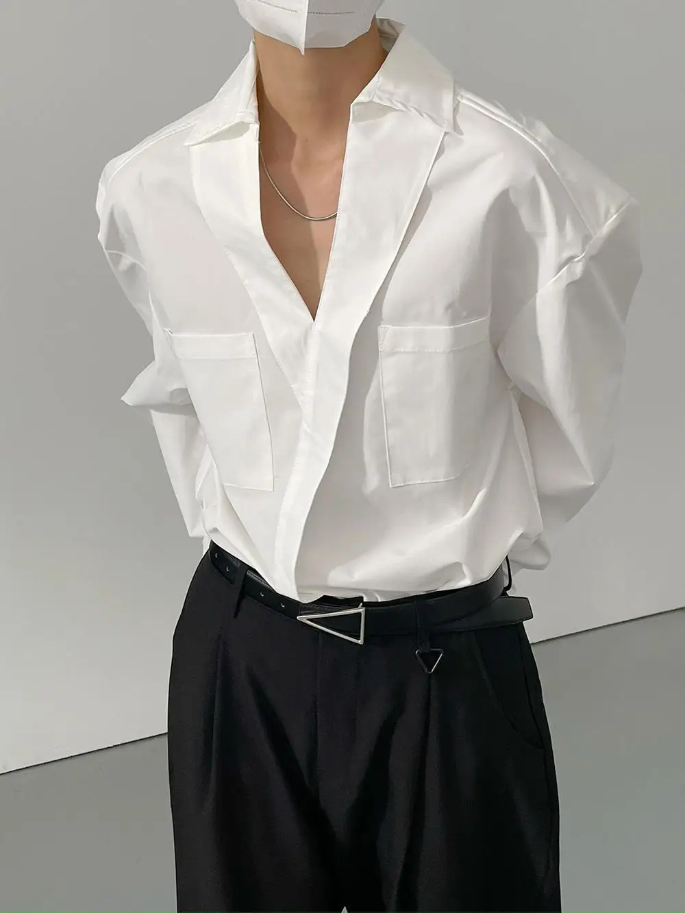 

Белый V-Ne Long Sve Men's irt Korean Sle Весна Осень High Sensation Cool Inner Wear Base irt Свободный крой Button De...