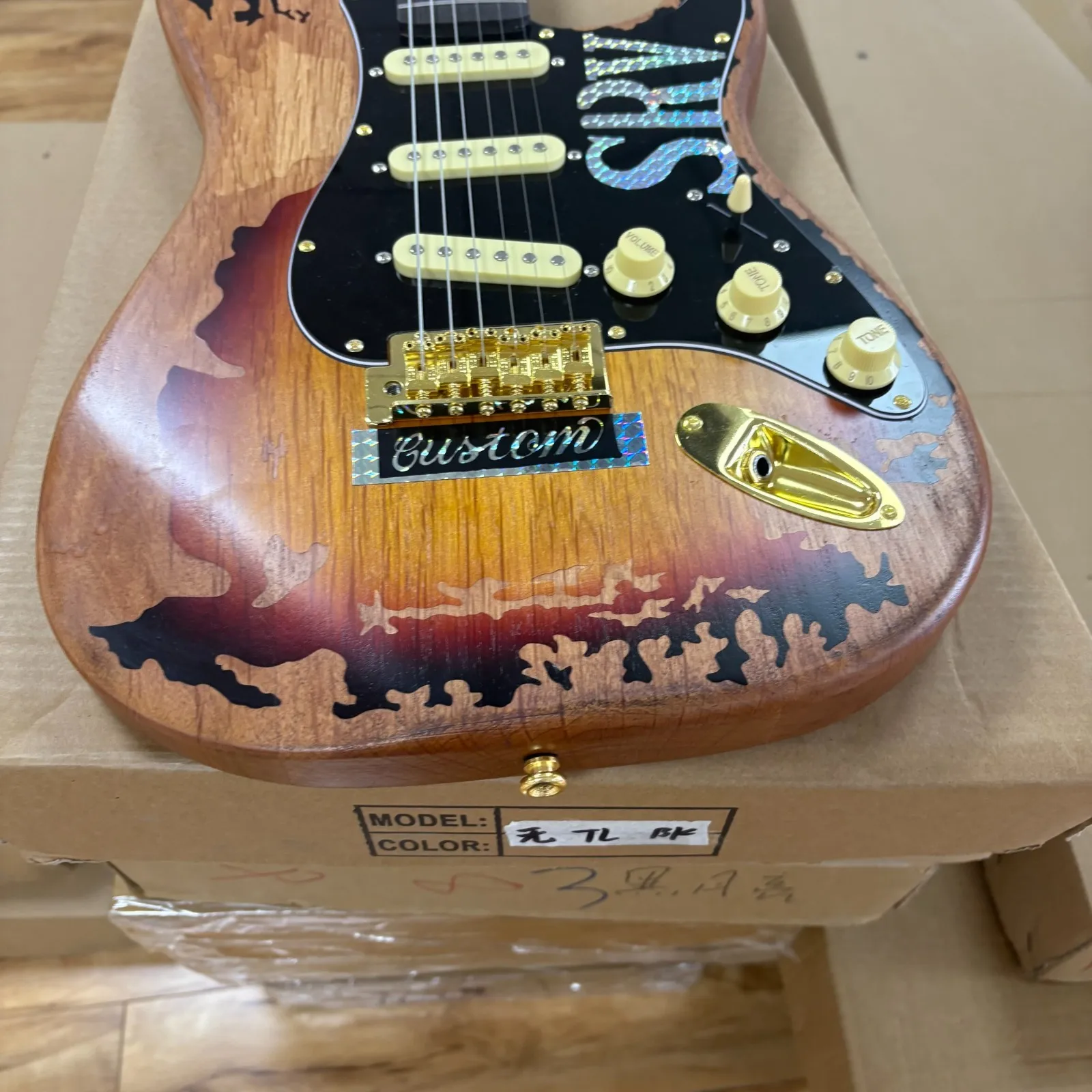 

Новая гитара 2026 года в стиле Стиви Рэя Вона (памятная модель)