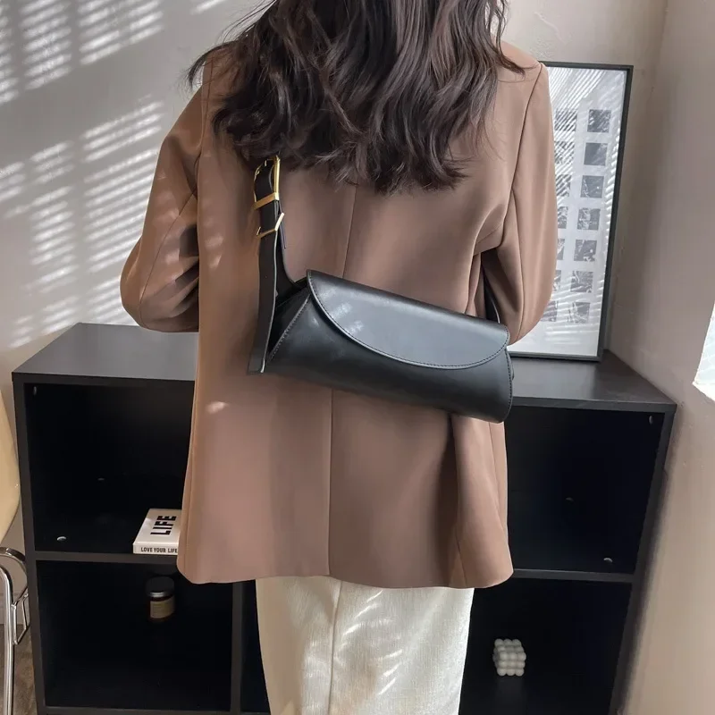 2024 Adjustable Wide Strap Shoulder Bag for Women Underarm Small Retro Bag Leather Handbag Shopper Purse Fashion Crossbody Bag