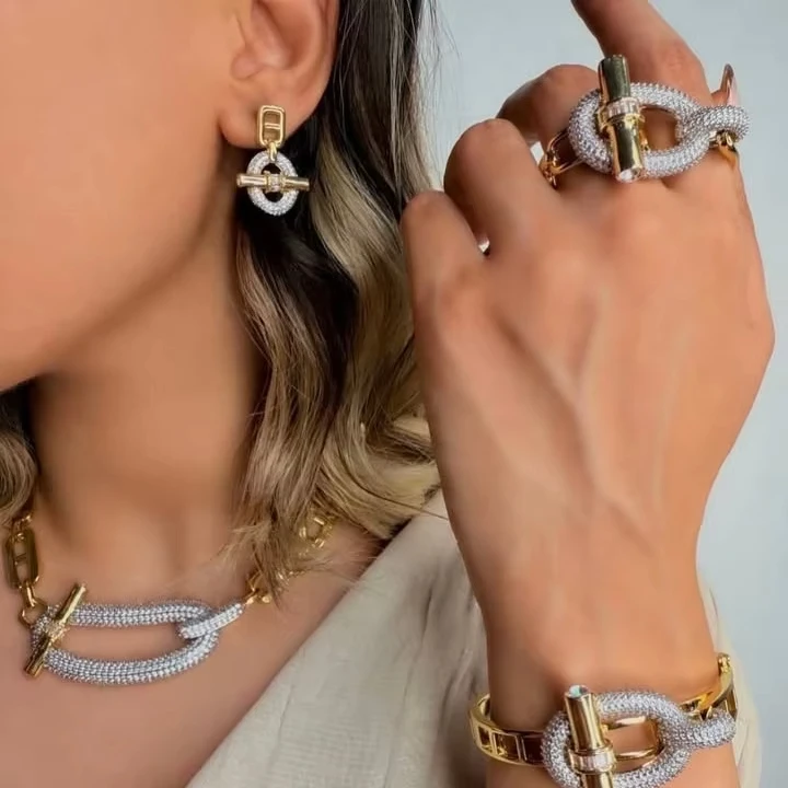 

Trendy Hot Selling Bangles Gold Plated Inlaid With Shiny Zircon Luxury Jewelry Women Bangles