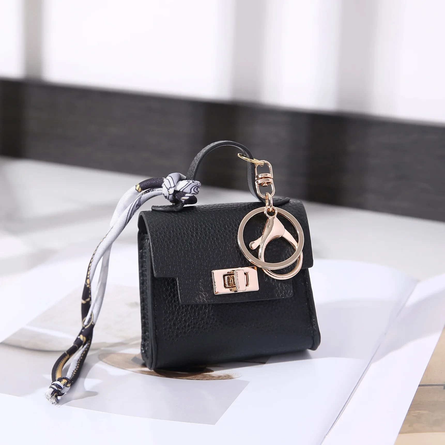 

Mini Small Bag Light Luxury Headphone Bag For Airpods 4 Pro2 3 2 Headphone Bag For Galaxy Buds with Hook Key Bag Coin Bag