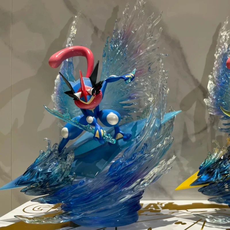 Nuevo Pokemon trébol de cuatro hojas Greninja mariposa marea modelo de juego juguete adornos decorativos de escritorio para niño regalo de vacaciones