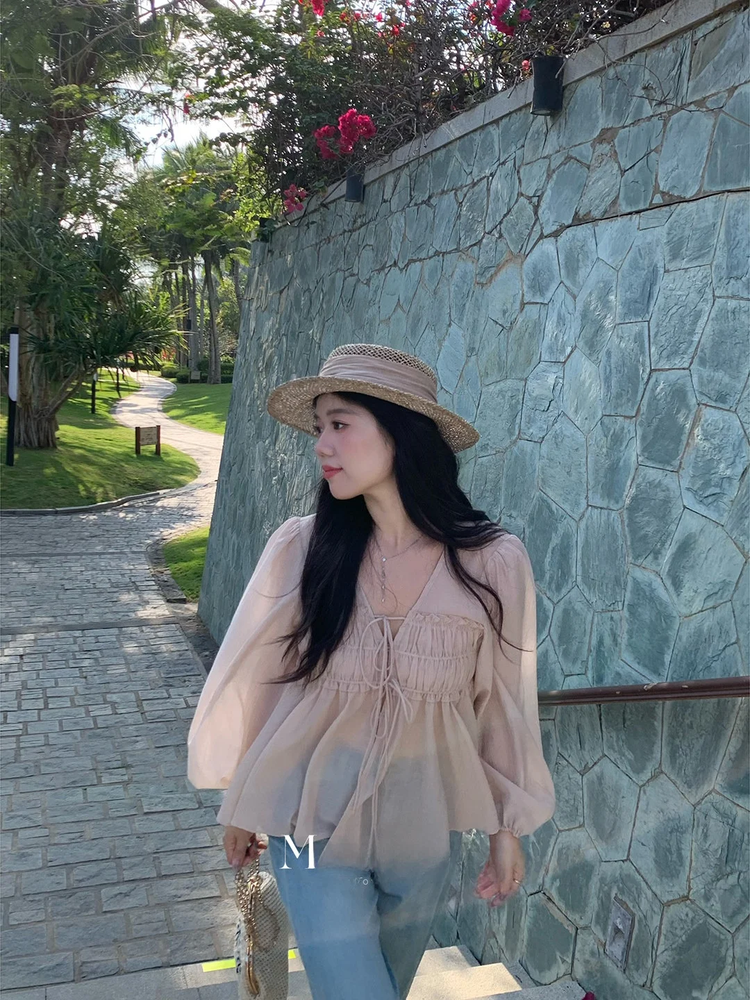 

Cinnamon Spiced Loose Fit Long Sleeve V Neck Tunic Top for Plump Women Gentle Wind Pleated Belted Women's Shirt Spring 2026