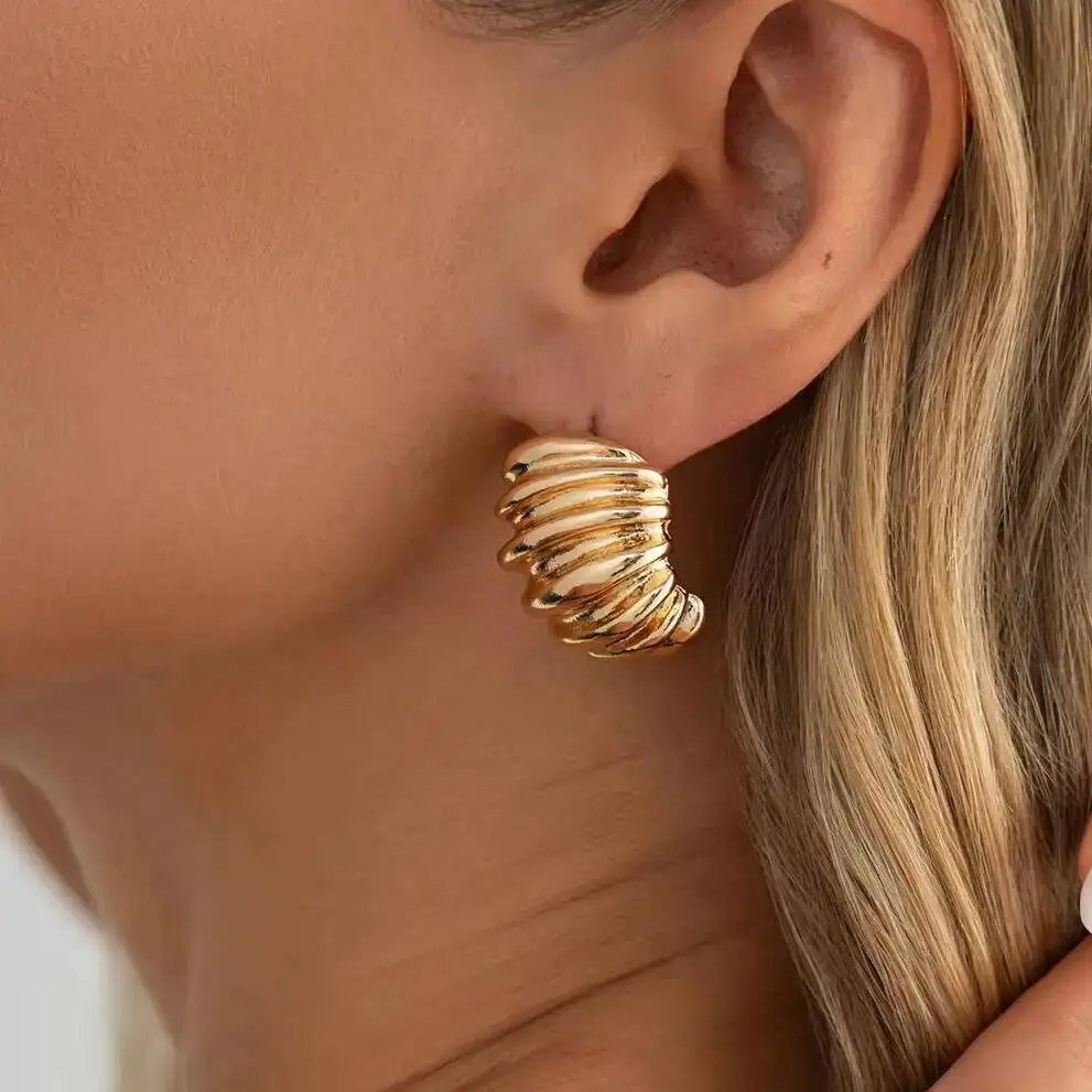 SHIXIN Fashion Irregular Metal Glossy Textured Knot Stud Earrings Women Vintage Geometric Gold Color Earring Daily Wear Jewelry