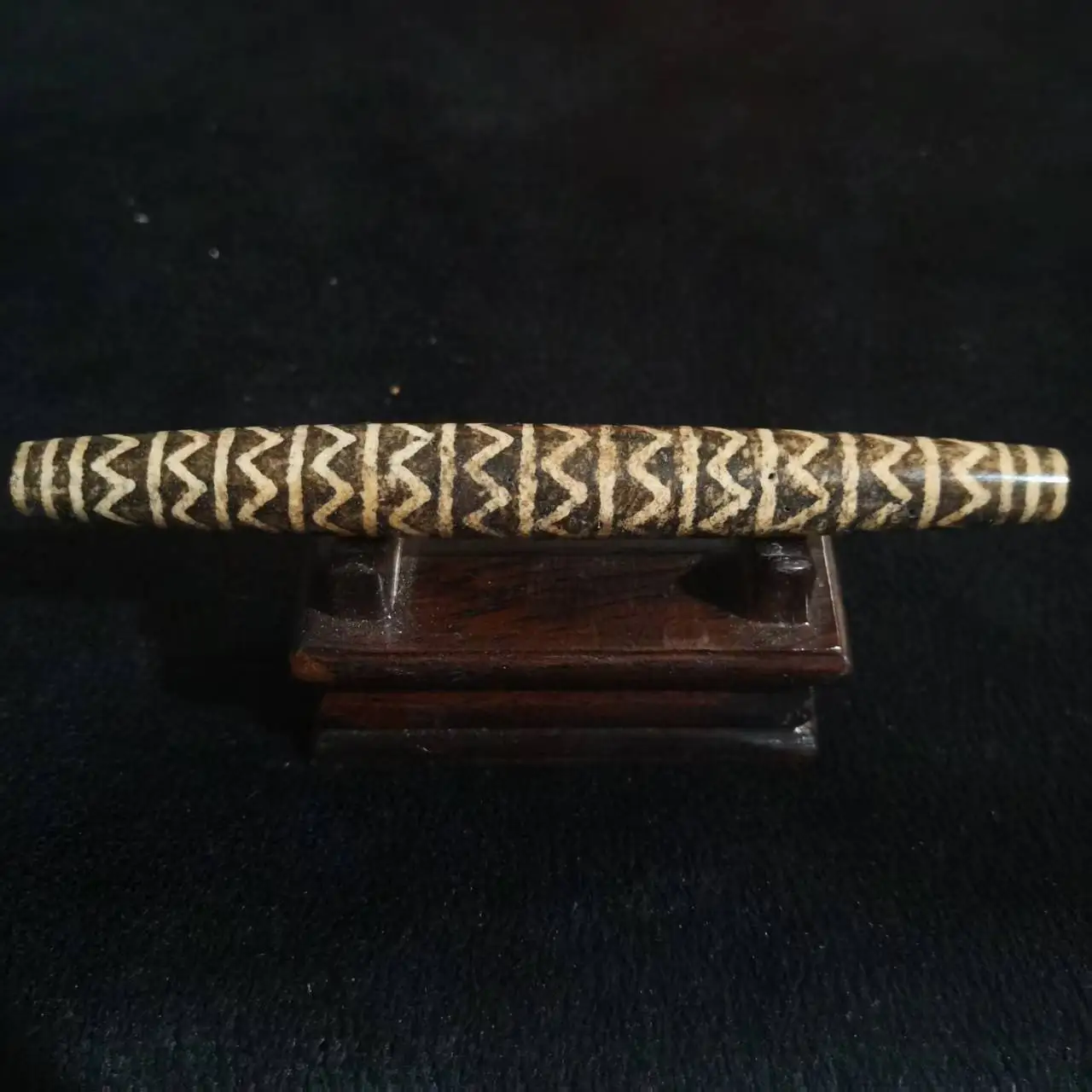 

1pcs/lot Bondik Long Size Old Totems Nepal Wood Beads Agate Materials Medium short size Ethnic Style High quality