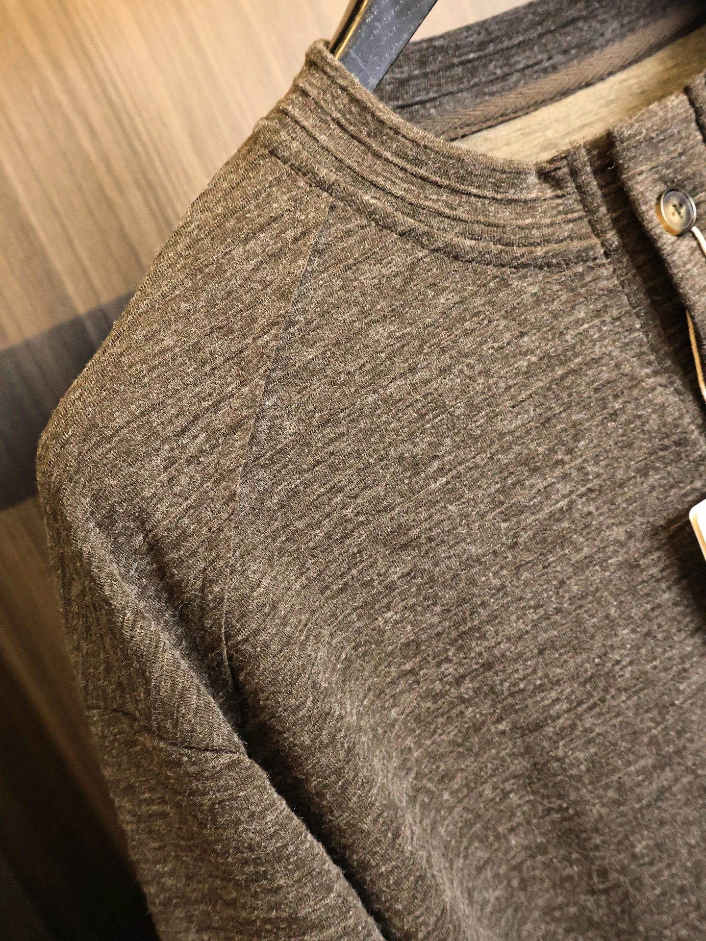 Soft Touch Long Sleeve T-Shirt Men's Henry Collar Flannel Autumn Fashion Urban Style Breathable Warm Striped Texture ODM Company