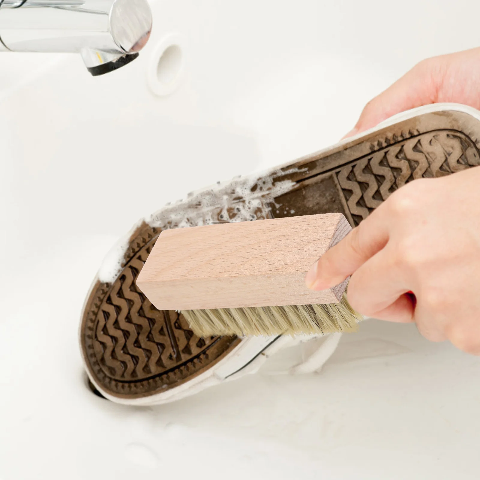 

1pc Solid Wood Shoes Cleaning Brush Durable Wooden Handle Scrubbing Brush For Clothes Laundry Household Multi-Purpose Compact