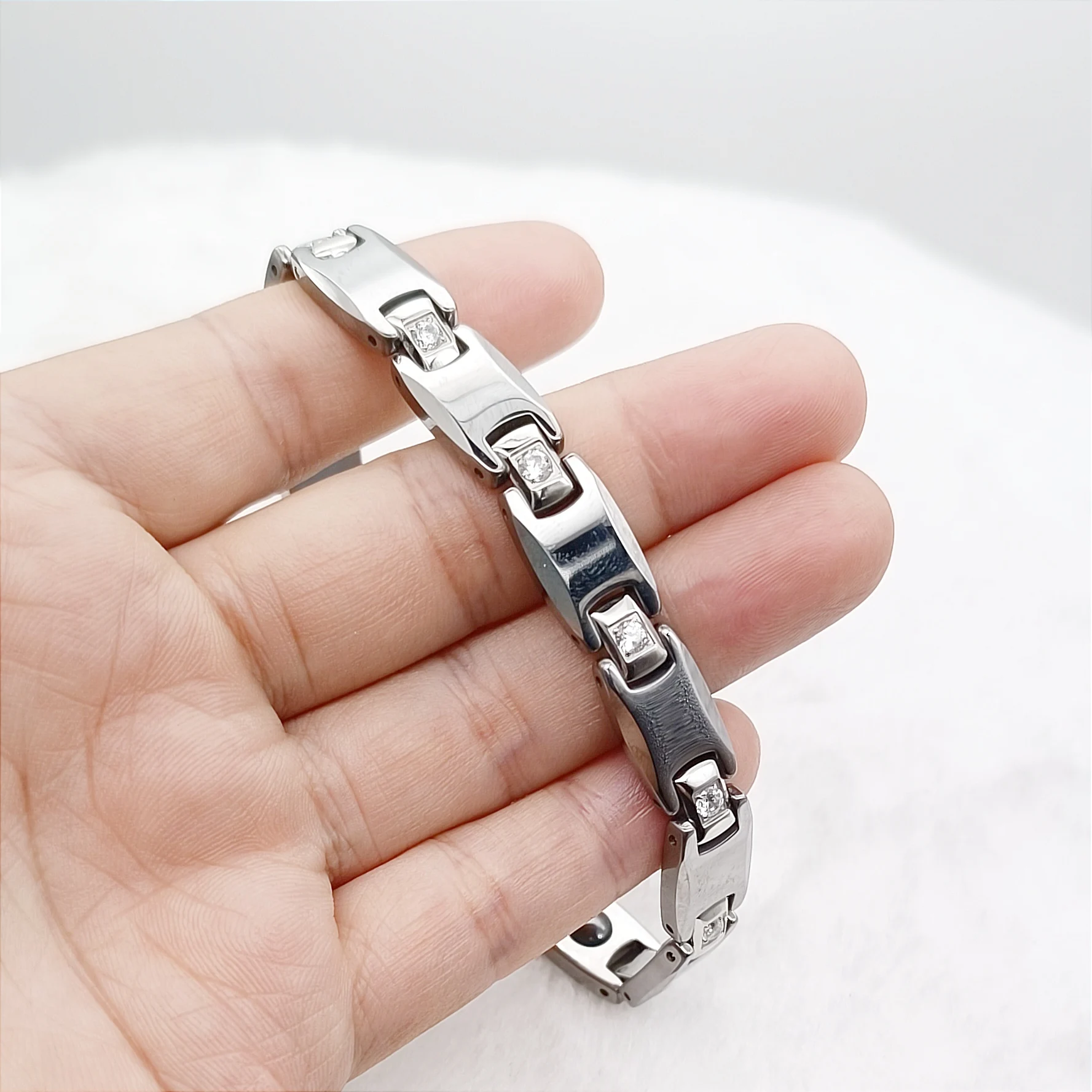 

Luxury Designer Cubic Zirconia 100% Real Tungsten Carbide Bracelet For Men and Women Fashion Jewelry Men's Bracelets Never Fade