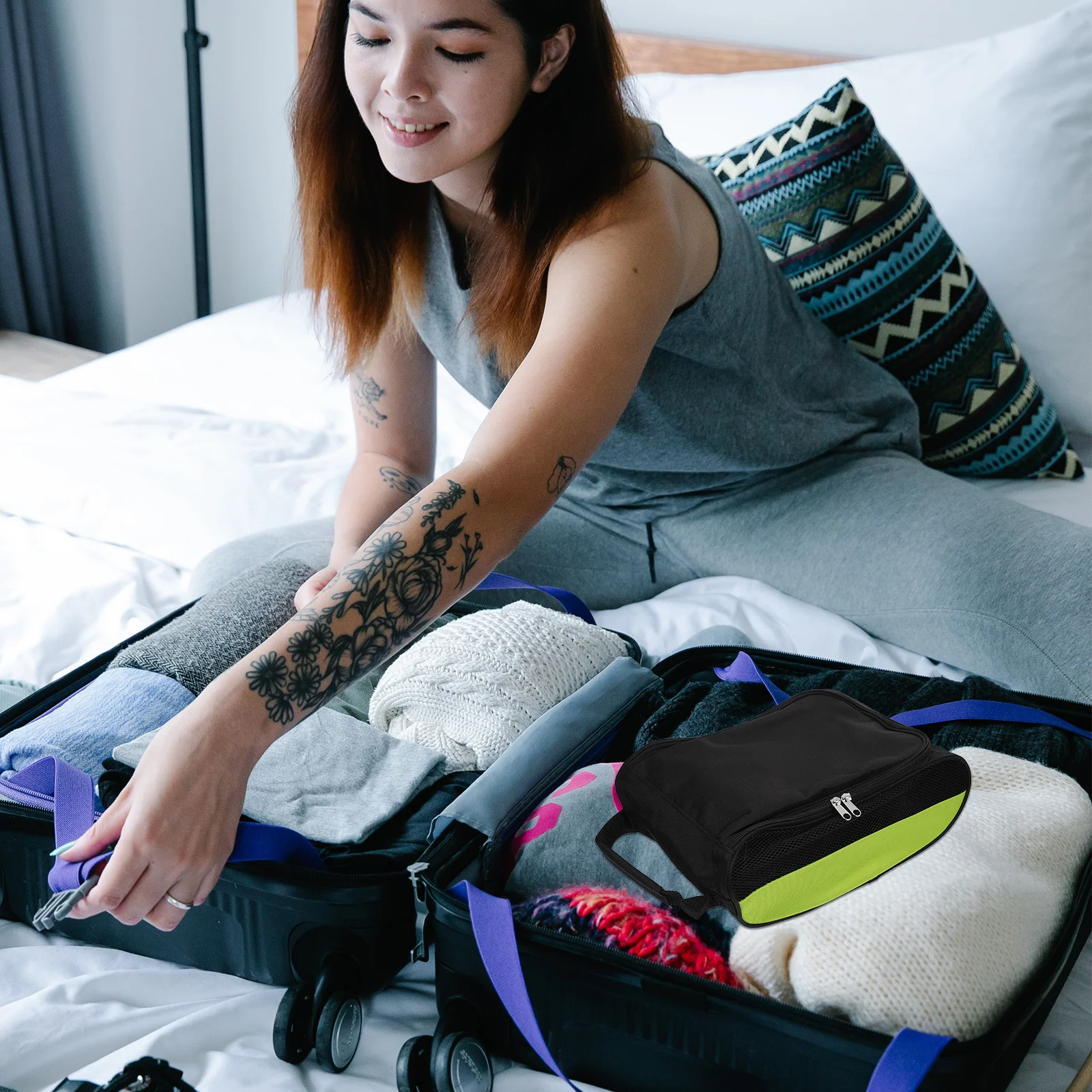 กระเป๋าใส่รองเท้ากอล์ฟแบบพกพา ไนลอนคุณภาพสูง ระบายอากาศได้ดี กันน้ำ กระเป๋าเก็บรองเท้ากีฬา แบบถือ สำหรับพกพาเดินทาง